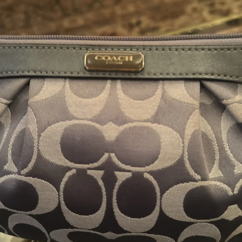 Coach wristlet with coach tag - Picture 3 of 7
